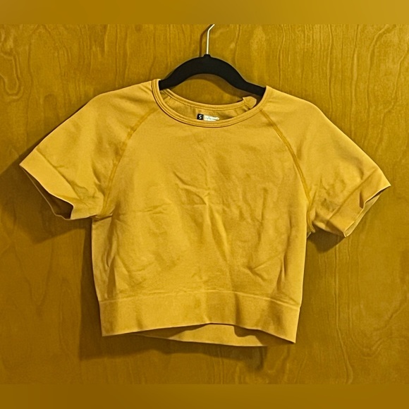 Dark gold crop top. Women’s size Small. - Picture 3 of 6